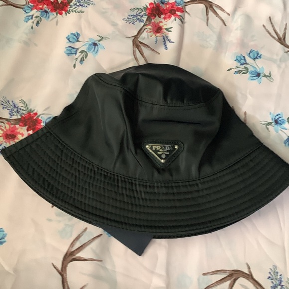 NWT PRADA bucket hat - med - Picture 4 of 4